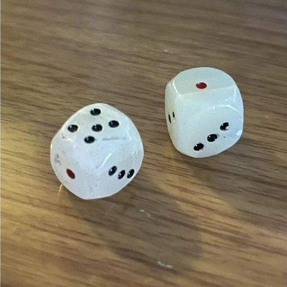 Handcrafted Pair (2) Marbled White Onyx Dice - Picture 2 of 3